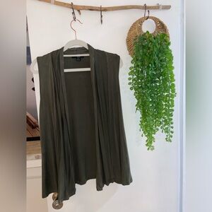Green sleeveless vest/ tunic size S